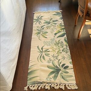 Tropical Leaf Print 2-sided Runner RUG with tassels. 2’x6’. New!